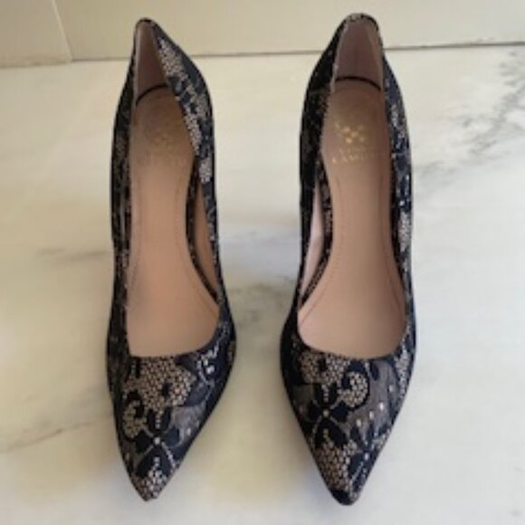 Vince Camuto Lace Pump in Black/Beige, Size 10 - Picture 1 of 6